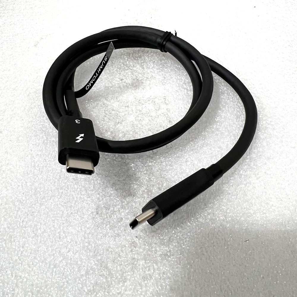 Thunderbolt&trade; 3 cable for Pegasus32 (0.7m)